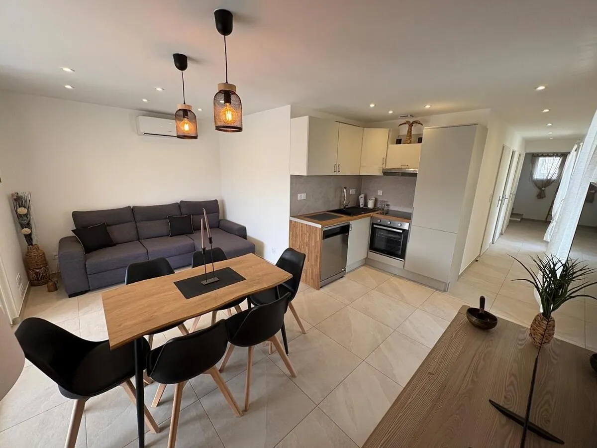Holiday home Duplex Neuf Avec Terrasse Et Tropezienne Sanary-sur-Mer