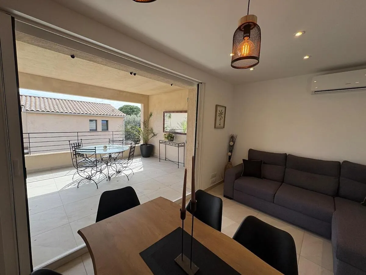 Holiday home Duplex Neuf Avec Terrasse Et Tropezienne Sanary-sur-Mer